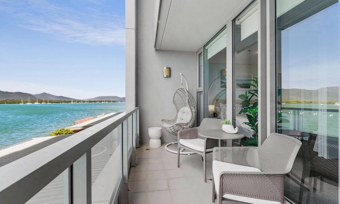 Cairns Central Business District Apartment | Lux Waterfront - Prime Location Pool Gym Sauna