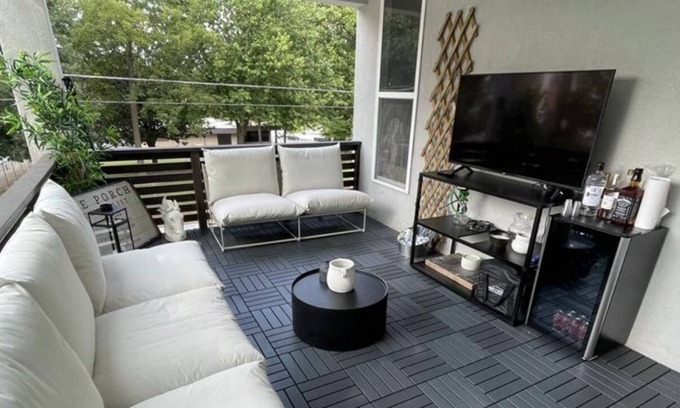 Edgewood House | Luxe 1 bedroom w/ car rental option