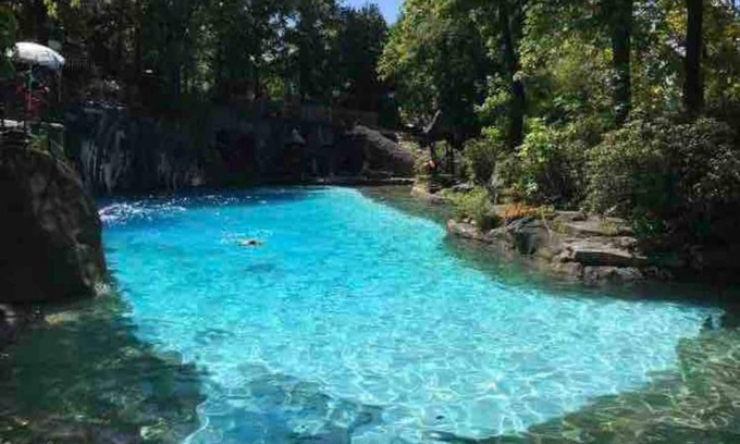 Vernon Cottage | Luxe 10 guest Cottage Ski/Golf/Fire pit/Lakes/Hike