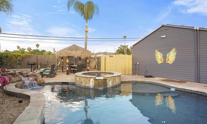 Lakeside House | Luxe 3BR Retreat Pool & Spa, SoCal Haven