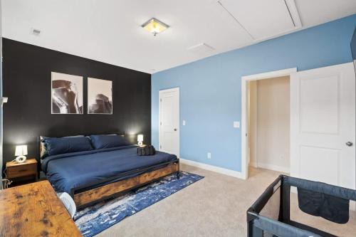 Charlotte House | Luxe 3BR Townhousein Uptown Charlotte