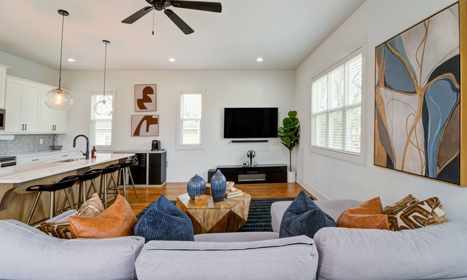 Mechanicsville House | Luxe Downtown Retreat: Skyline Views