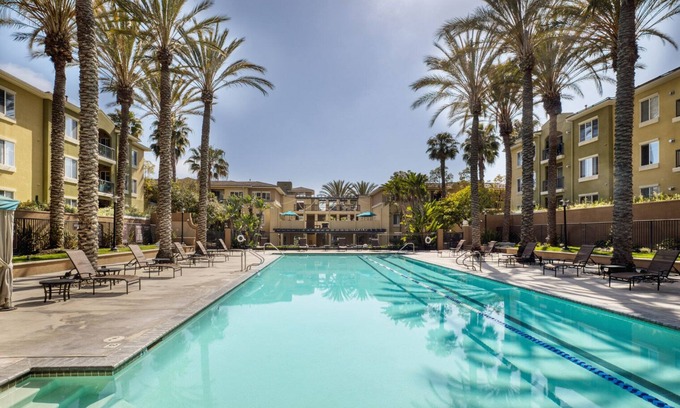 Playa Del Rey Apartment | Luxe Playa Del Rey 2BR w/Pool, Spa & Gym, nr Playa Beach, by Blueground