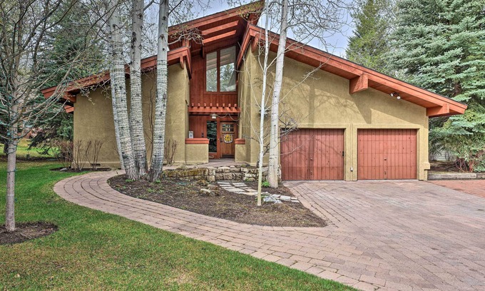Twin Creeks House | Luxe Sun Valley Retreat w/Hot Tub, 3 Mi to Resort