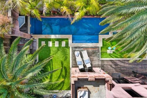 Thirroul House | Luxe Thirroul Home, Pool Spa Home Theatre