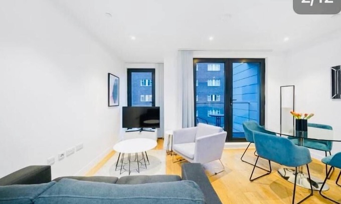 Tower Hill Apartment | LUXE TOWER
