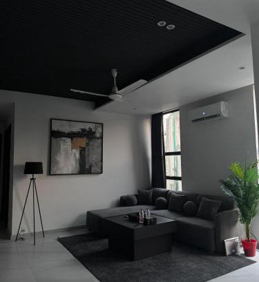 Gulberg Apartment | Luxor Apartment & Suites - Residence 62