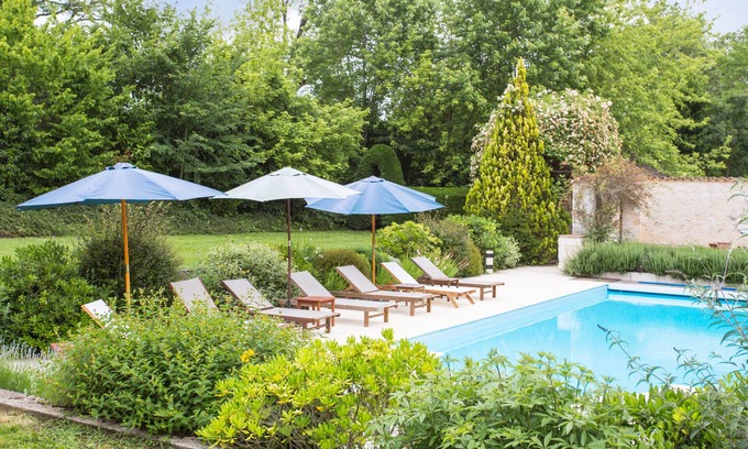 Saint-Aubin-de-Cadelech House | Luxurious Manor House with Private Pool and Tennis Court