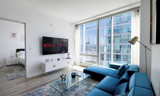 Pico - Robertson Apartment | Luxurious 1BDr, Unbelievable Views,Free Parking, Gym, Pool