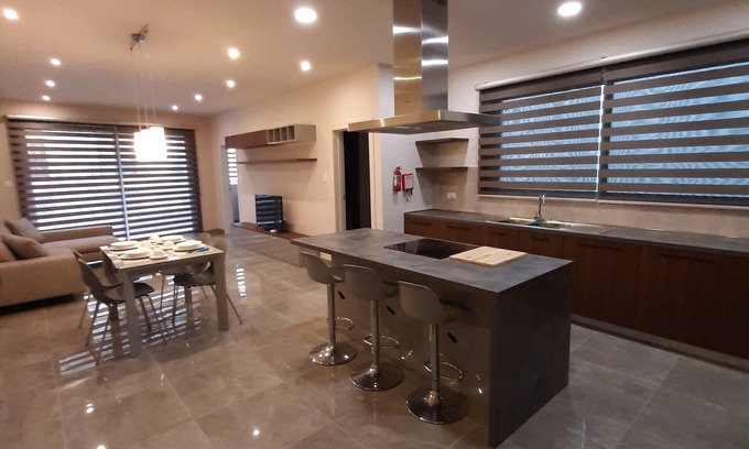 Madliena Apartment | Luxurious 3-bedroom apartment in Zonqor Area- 5 mins away from the beach!