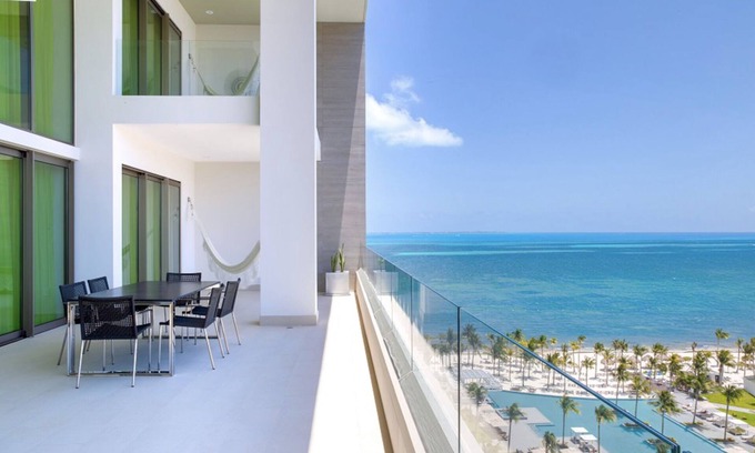 Puerto Juarez Resort | Luxurious 3 Bedroom Penthouse right on the beach of Cancun!