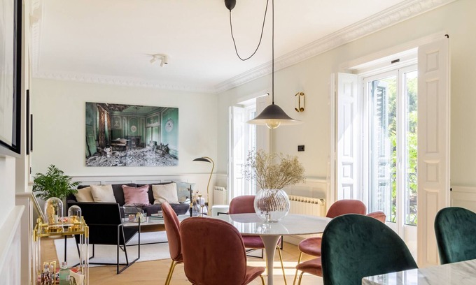 Jeronimos Apartment | Luxurious apartment with 3 bedrooms at Retiro Park. Full equipped, with A/C and internet