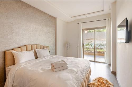 Pont Blondin Apartment | Luxurious Apt with Pool&Sea View