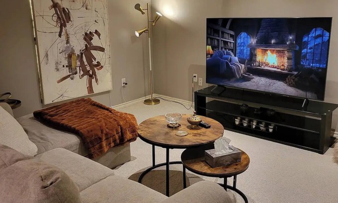 Meadowvale Village Apartment | Luxurious Basement Apartment with Pool