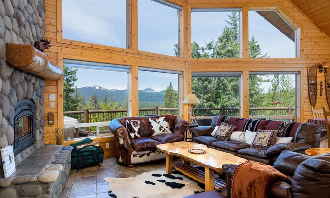Crescent Ski Chalet | Luxurious Chalet Retreat: Breathtaking Views, Hot Tub, BBQ, and Fireside Comfort