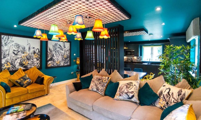 St Austell House | Luxurious Cosy And Contemporary 4 Bedroom Villa - Trewhiddle V3