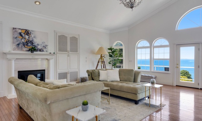 Blaine House | Luxurious dog-friendly bay-view home with hot tub & private beach access
