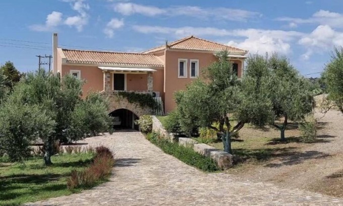 Gythio Villa | Luxurious Family-Friendly Villa, with modern equipment, peaceful location.