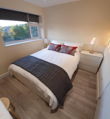 Luton Apartment | Luxurious Luton town center flat with free parking