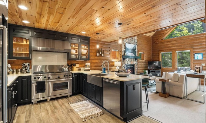 Boyne City Cabin | Luxurious Mountain Cabin with Three Bedrooms and Close to Slopes!