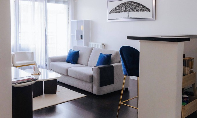 Saint-Cyr-l'Ecole Apartment | Luxurious, new, fully-equipped apartment in VERSAILLES, ST CYR L'ÉCOLE