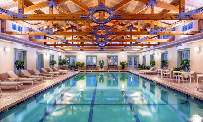 Manchester Apartment | Luxurious Room Incl Pool & Hot Tub Access and More