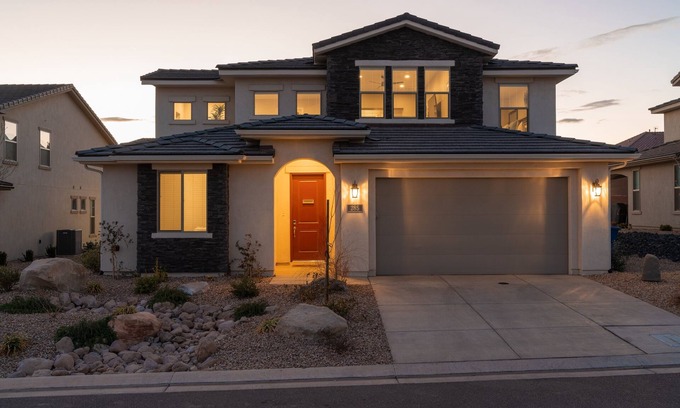 Washington House | Luxurious Southern Utah Villa by Redawning