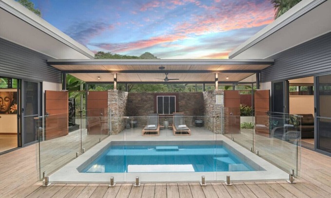 Redlynch Villa | Luxurious Tropical Retreat with Private Pool Near Crystal Cascades