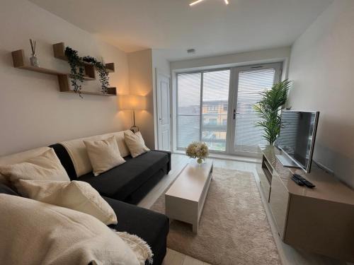 Horley Apartment | Luxury 1 bedroom, 1 bath apartment by MCF