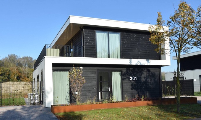 Zeewolde Villa | Luxury 10p villa on the water near Harderwijk