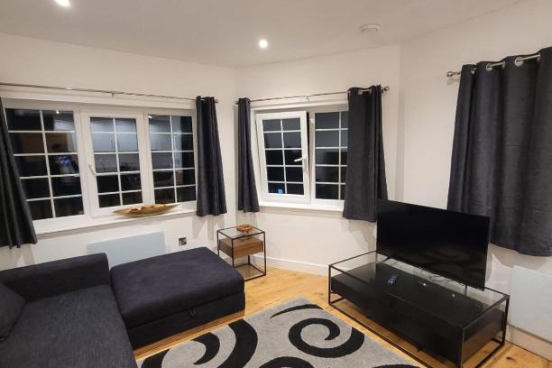Wainscot Apartment | Luxury 2 Bed Apartment In The Centre Of Rochester