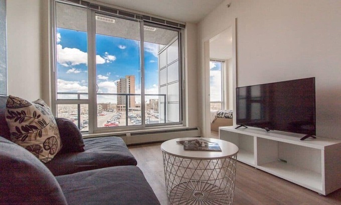 East Village House | Luxury 2 bedroom condo Sleep 6