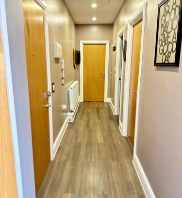 Dudley Apartment | luxury 2 bedroom flat with a kitchen