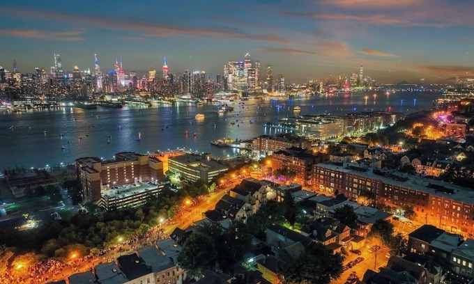 West New York Apartment | Luxury 2 br, NYC views W/parking