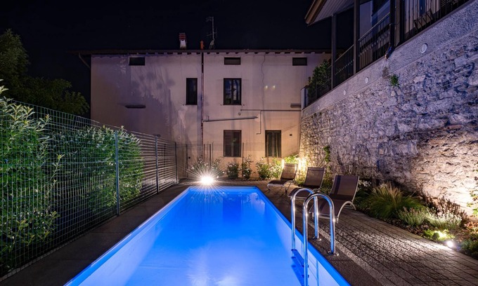 Camnago Volta Apartment | Luxury 2 in Como With 2 Bedrooms and 2 Bathrooms