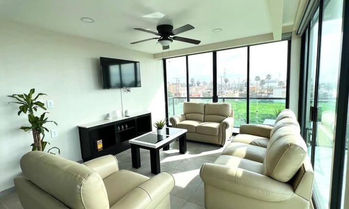 Reforma Apartment | Luxury 2BR Condo Rosarito (G)