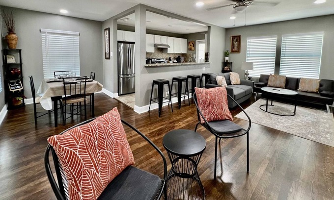 Jefferson House | Luxury 3BR Home: Fully Furnished by Woodlawn Lake!