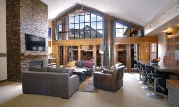 Crested Butte Cabin | Luxury 3BR Penthouse in Prime Location