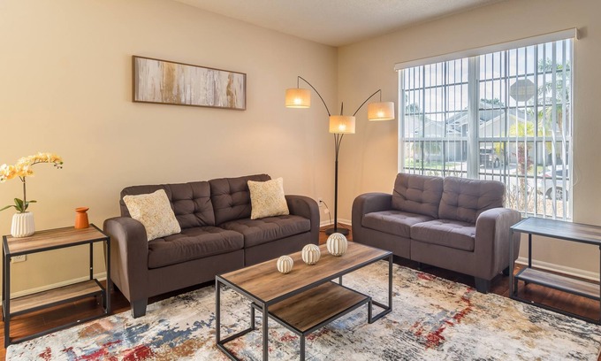 Sunset Ridge House | Luxury 4 bed 2 bath vacation home in Davenport FL