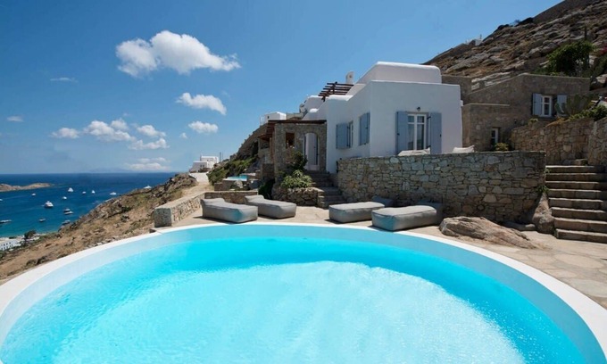 Little Venice Villa | Luxury 4 Bedroom Villa with Pool