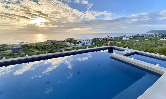 El Pescadero Villa | Luxury 4BD/5BA villa w/stunning pool/hot tub & sweeping views