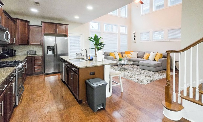 Charlotte House | Luxury 4BR - 2 King and 2 Queen