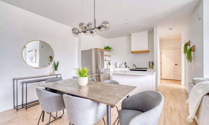 Humboldt Apartment | Luxury 4BR Sleeps 8 Near Food & Culture