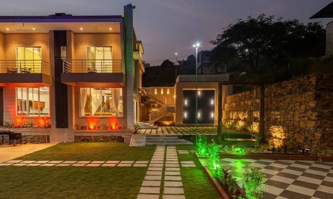 Karjat House | luxury 5-bedroom bungalow with big pool
