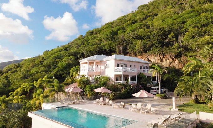 Falmouth Villa | Luxury 5-Bedroom Villa with Oceanview Infinity Pool & Spectacular Sunsets