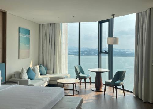 Ha Long Apartment | Luxury Apartment in A La Carte Ha Long Bay