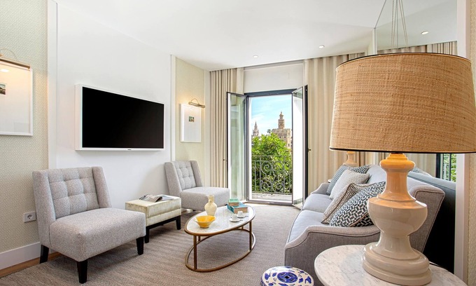 Triana Apartment | Luxury apartment Torre del Oro view XI
