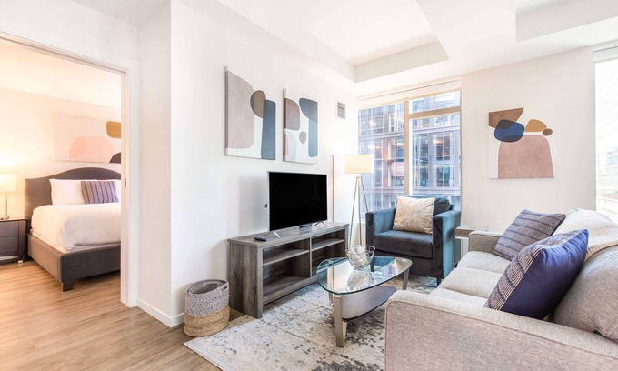 Seaport District Apartment | Luxury Apt with Gym in Seaport