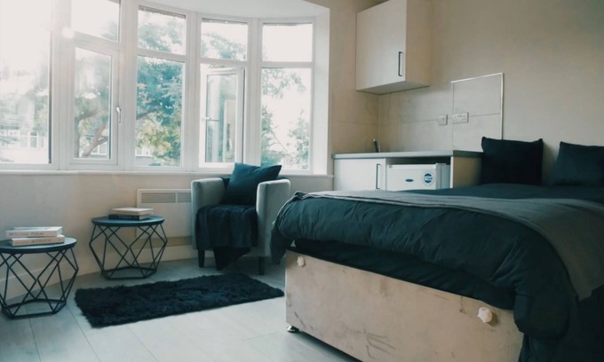 South Harrow Apartment | Luxury Awaits Chic Studio