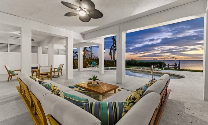 Bayshore Gardens House | Luxury Beachfront Retreat~Pool~Game Room~Sleeps 16